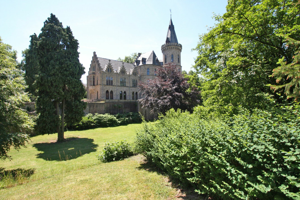 Parkseite des Sinziger Schlosses